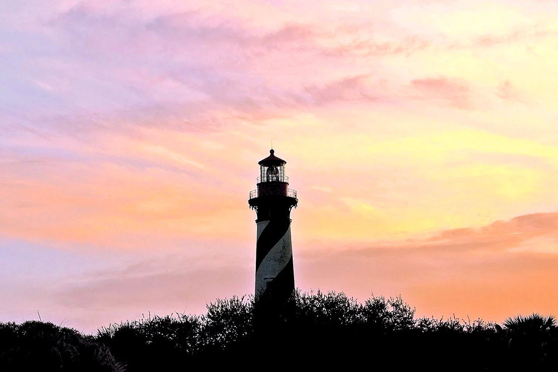 Farul St. Augustine din Florida, SUA, este bântuit de spiritele rătăcitoare ale unor copiliţe care s-au înecat