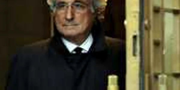 Bernard Madoff ispăşeşte o pedeapsă de 150 de ani de închisoare pentru fraudarea a mii de investitori