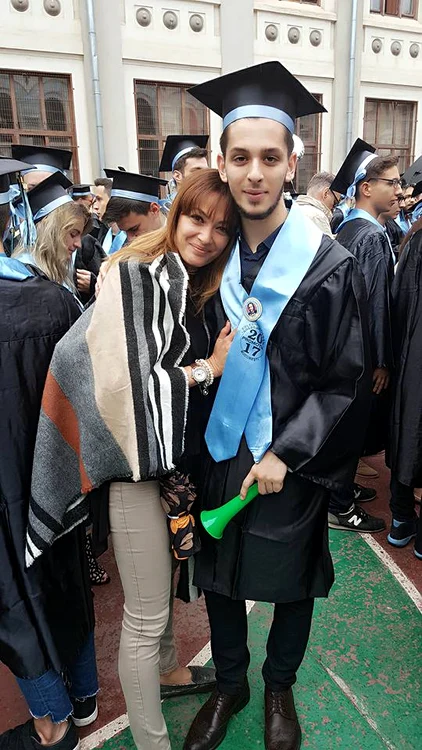 Anca Turcasiu si Radu Georgescu absolvire liceu jpeg