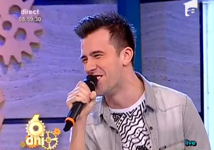 
    Flavia a făcut atmosferă pentru Florin Ristei la Neatza. (captură Antena 1)  