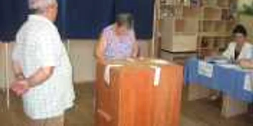Unii arădeni au preferat să voteze la primele ore
