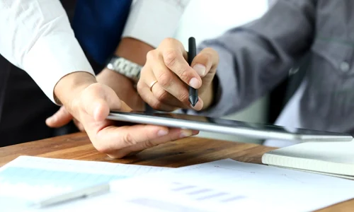 Semnatura digitala foto via Shutterstock