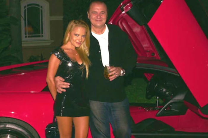 Alexandra Stan, cântând la petrecerea privată dată de Nick Rădoi