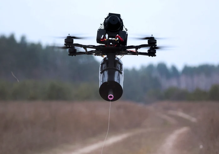 Ucrainenii accelerează producția de drone cu fibră optică FOTO EPA-EFE