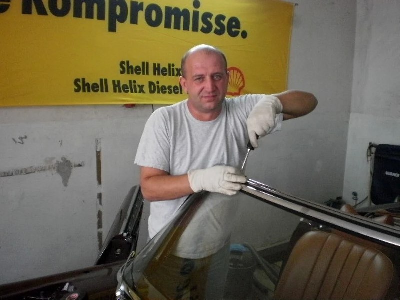 Dubiță Volkswagen veche, folosită la căratul legumelor, readusă la viață de un pasionat auto