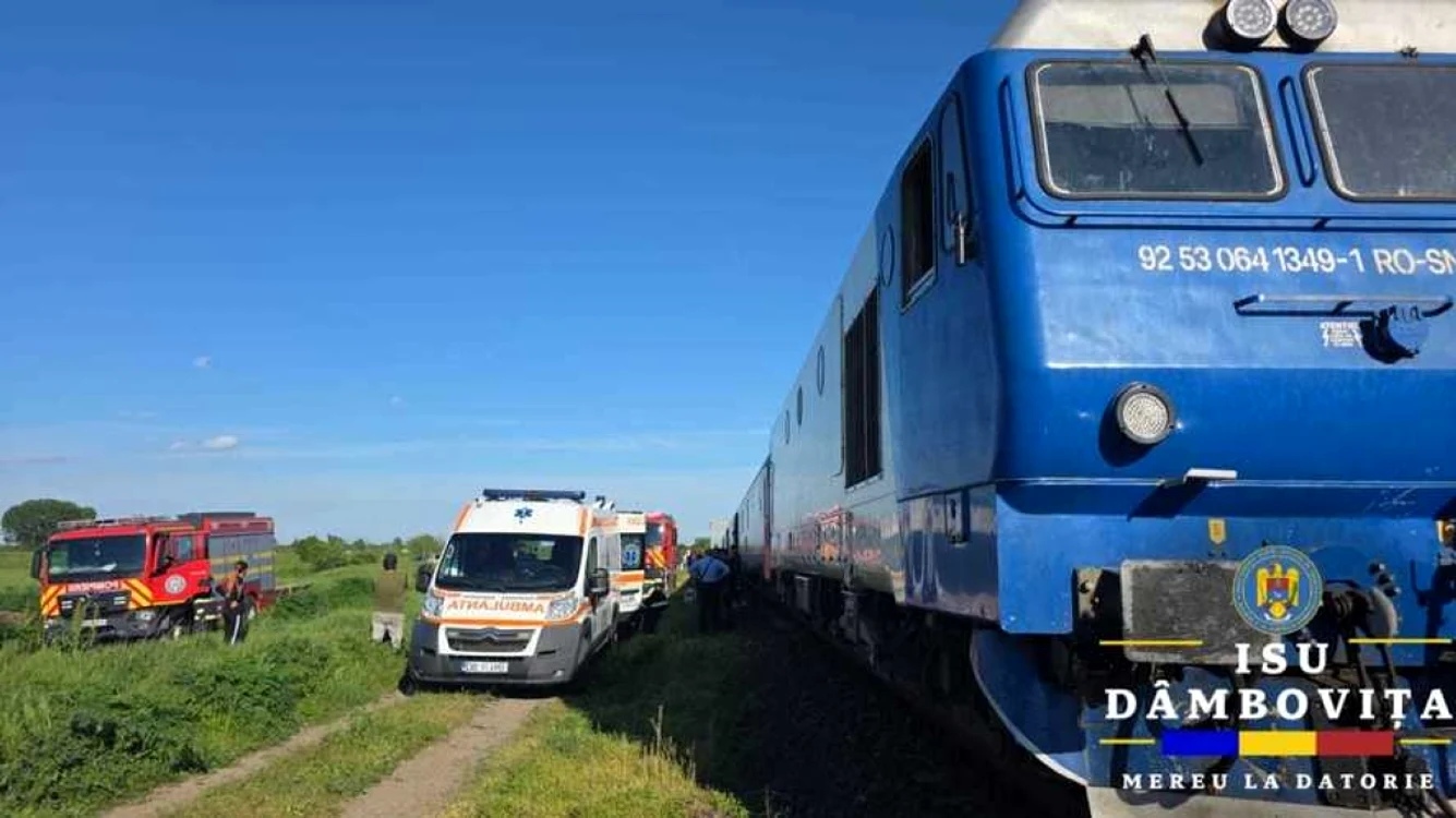 În tren se aflau în jur de 100 de persoane. FOTO: ISU Dâmboviţa