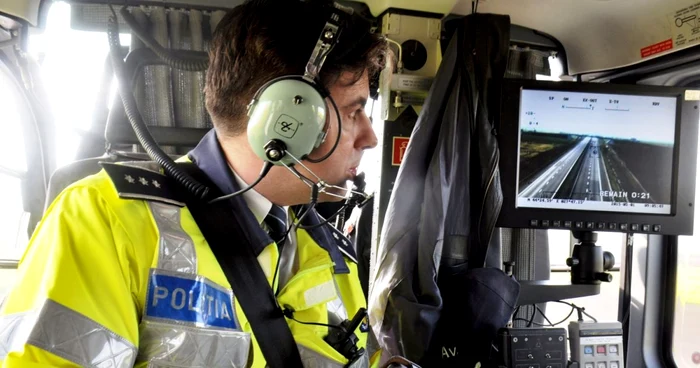 Traficul, monitorizat din elicopter Foto:IGPR