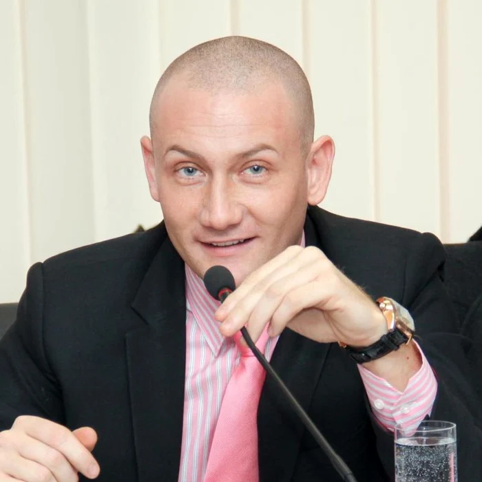 Politicianul a stârnit un val de critici pe Internet după mesajul publicat