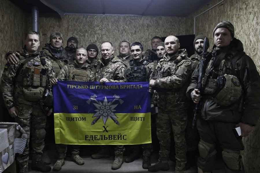 Comandantul Forţelor Terestre ucrainene, pe frontul de la Bahmut. Trupele au fost suplimentate