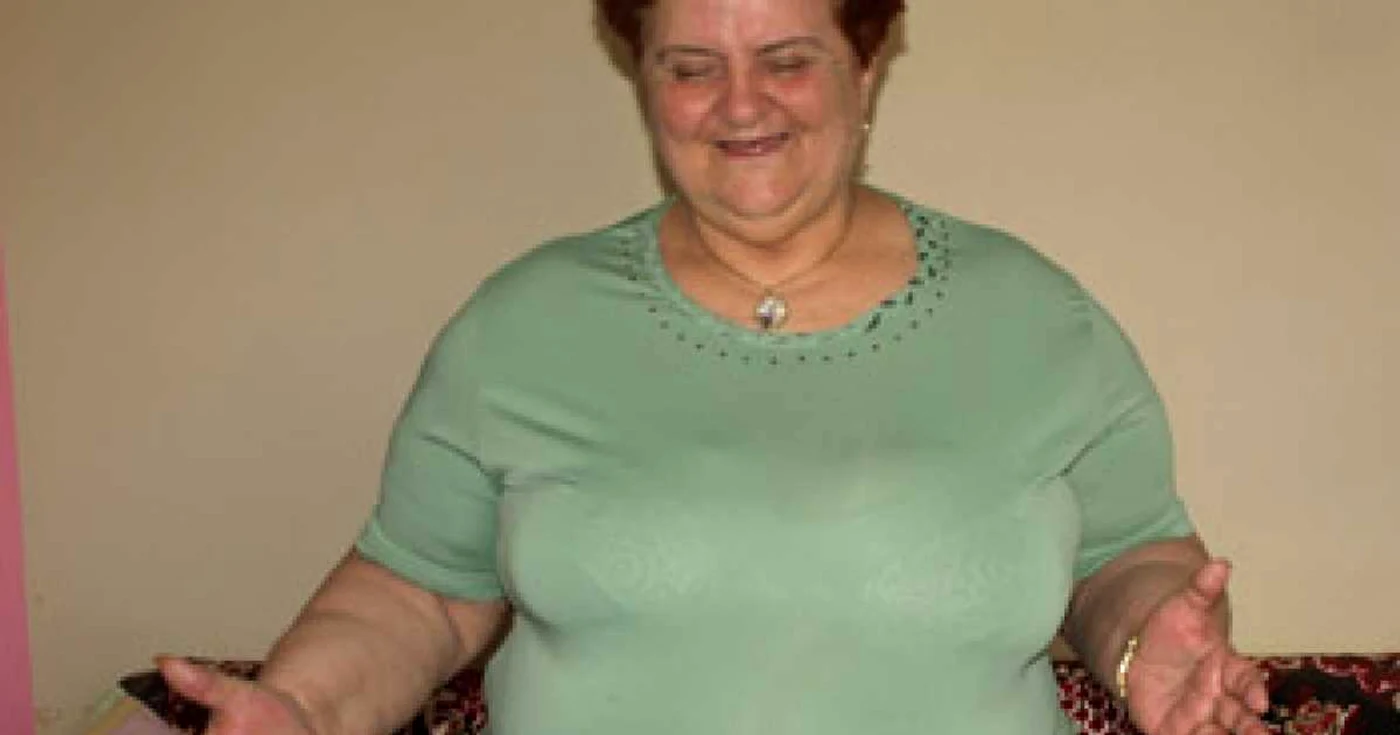 Hunedoara: PORTRET / Livia Moldovan, nevăzătoarea solistă de muzică populară