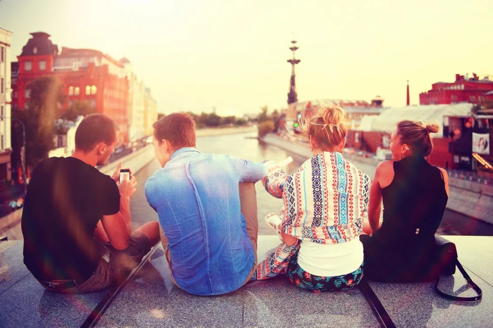 Generația blocată. De ce are România cel mai mare procent de tineri care nu-și găsesc locul în societate