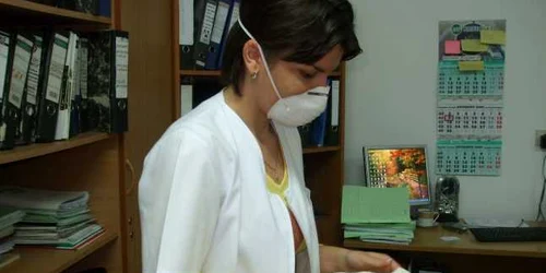 Halatele albe, călcate de hoţi