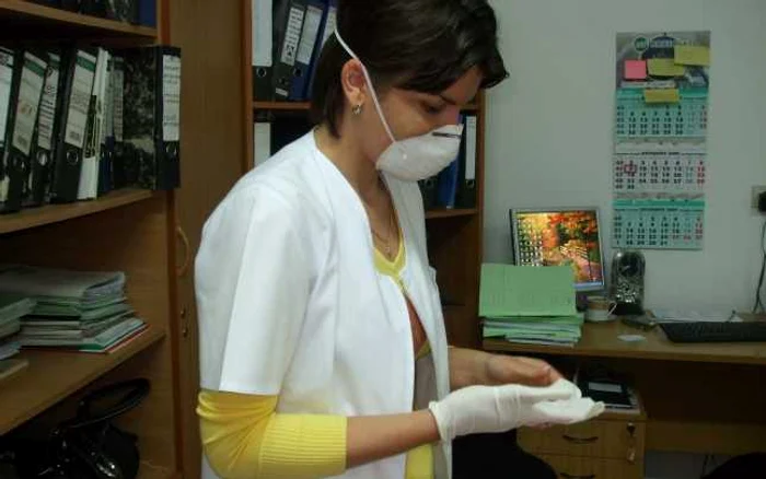 Halatele albe, călcate de hoţi