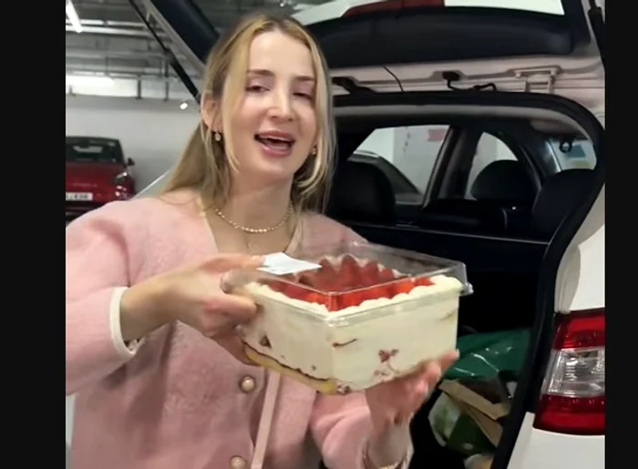 Românca  acumpărat un tort cu 65 de lei FOTO: captura video tiktok