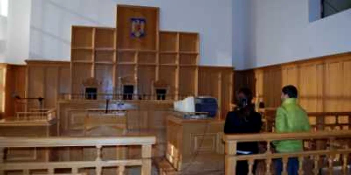 Slatina: Oltenii nu vor la tribunal, nici măcar în vizită
