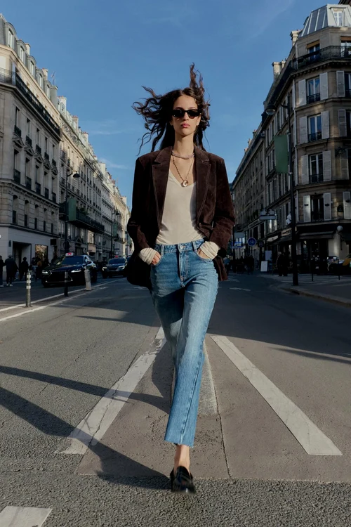 Cei mai la modă blugi pentru toamna/iarna 2025. 