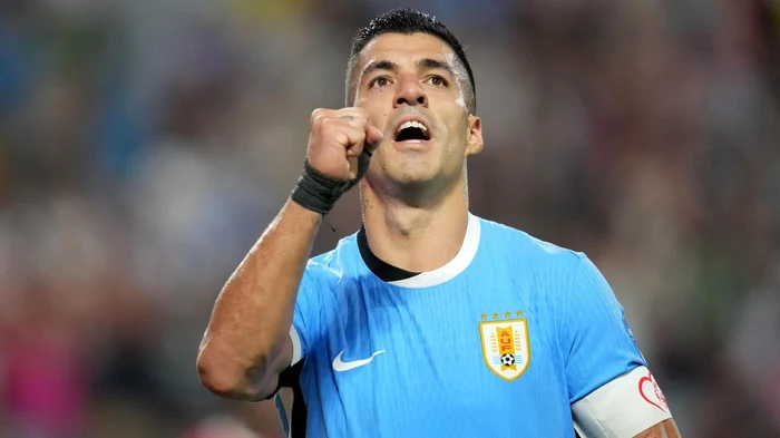 Luis Suarez a fost introdus pe teren după pauză. FOTO: Facebook