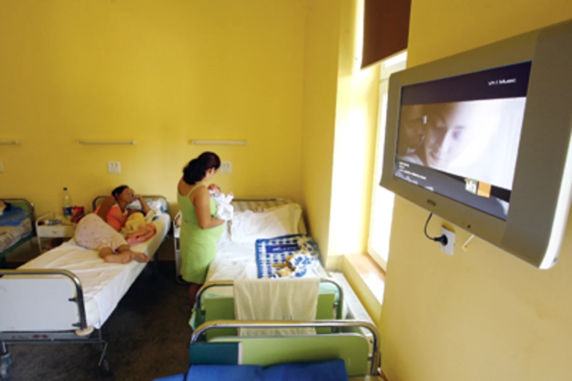 Timisoara: Donaţiile private salvează maternitatea