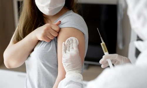 femeie vaccin jpeg