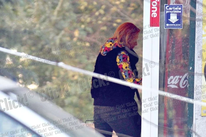 Vedeta e clientă fidelă la un salon de cartier, din zona Arenei Naţionale din Capitală (FOTOGRAFII: CEZAR)