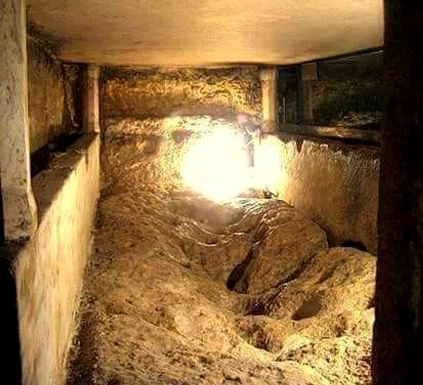 
    Mormântul Fecioarei Maria din Ghetsimani  