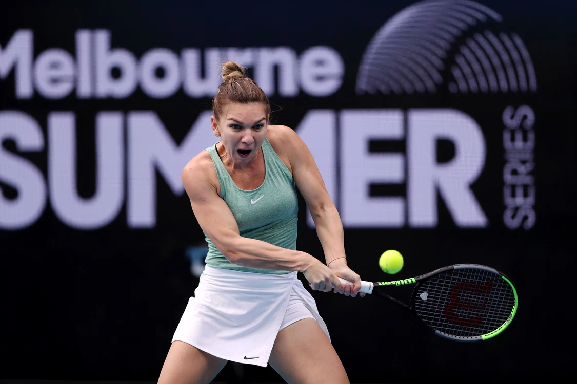 
    Simona Halep a dominat tactic confruntarea cu Anastasia PotapovaFoto: Guliver / GettyImages  