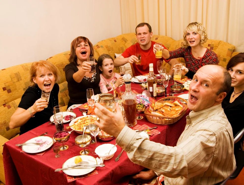Distracţie cât cuprinde şi consum moderat de alimente în noaptea dintre ani