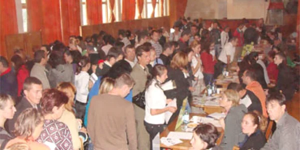 Tinerii, nemulţumiţi de ofertele angajatorilor