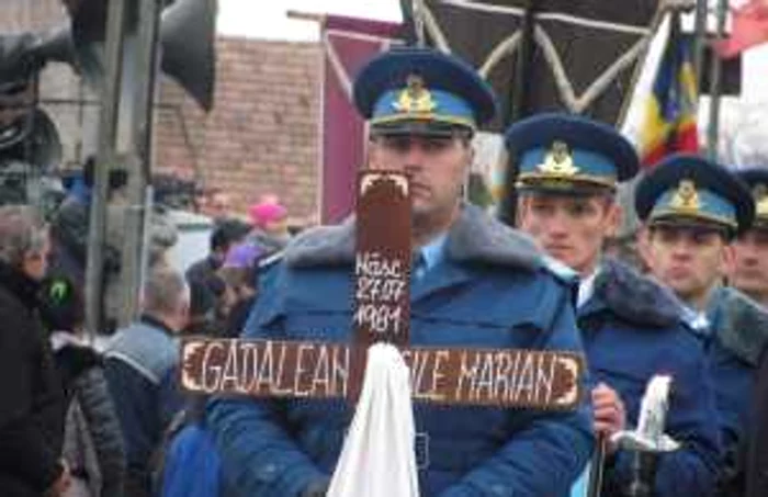 inmormantarea militarului de la bontida foto