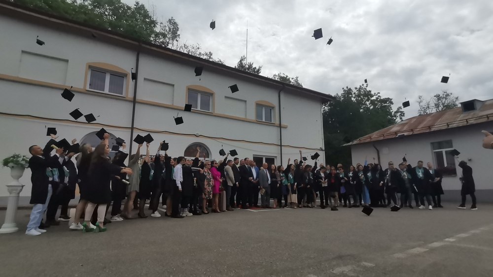 Studenții care au dat marile centre universitare pe confortul de acasă. „Am economisit, am lucrat în anii aceștia...“