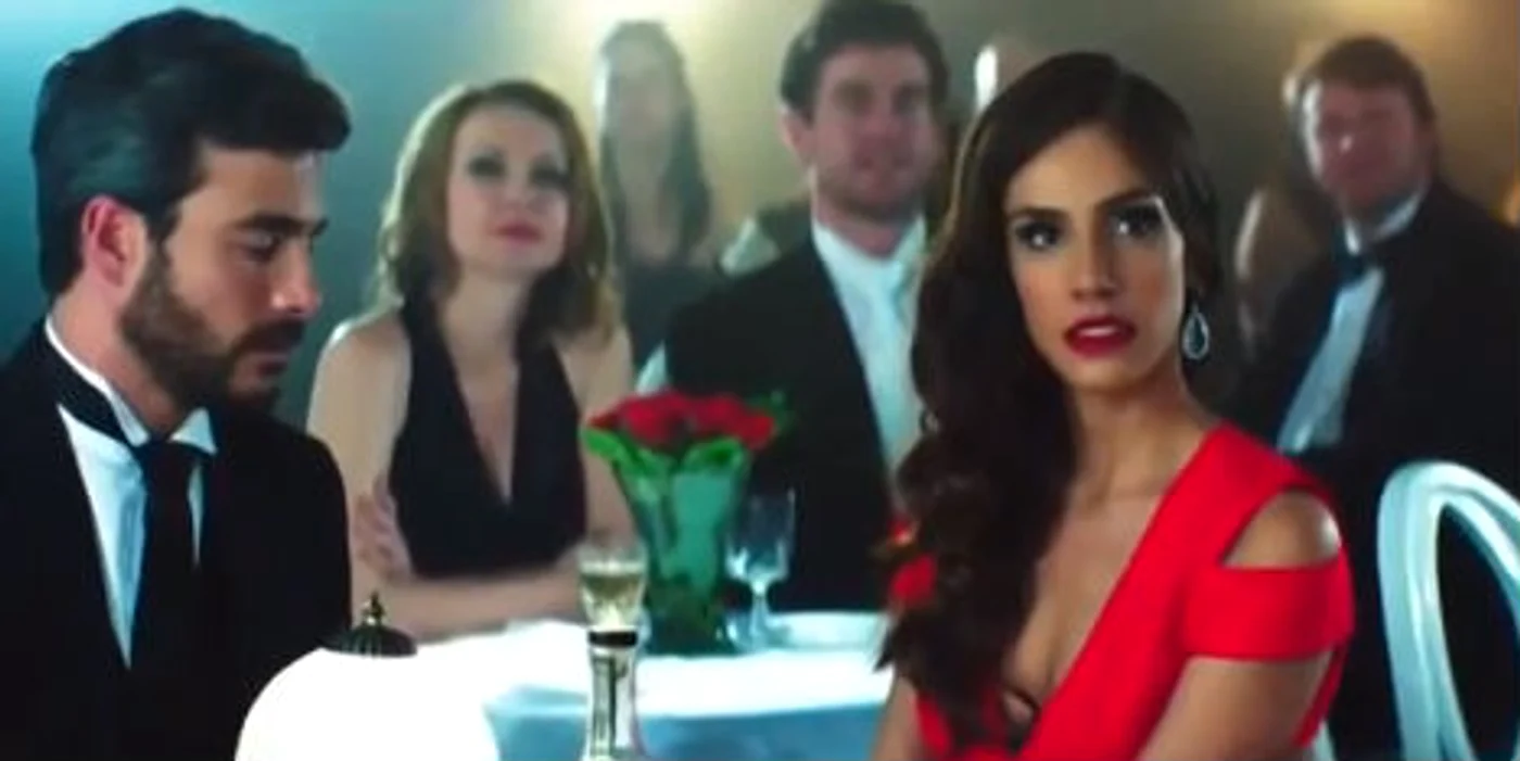 Sandra Echeverria în videoclip