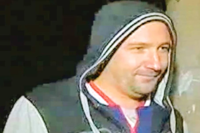 Fiul vitreg a blocat cu taxiul dubiţa în care se afla tatăl cu amanta