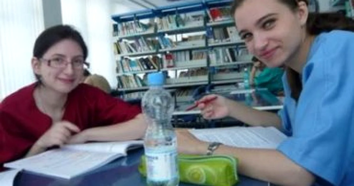 Craiova: CAMPANIE / Prietenii sunt alături de Claudia Chelan