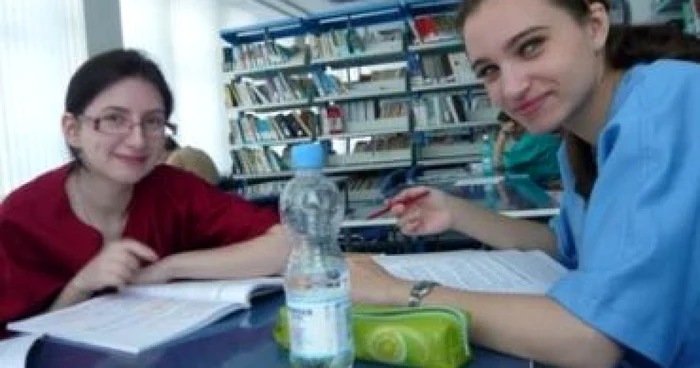 Craiova: CAMPANIE / Prietenii sunt alături de Claudia Chelan