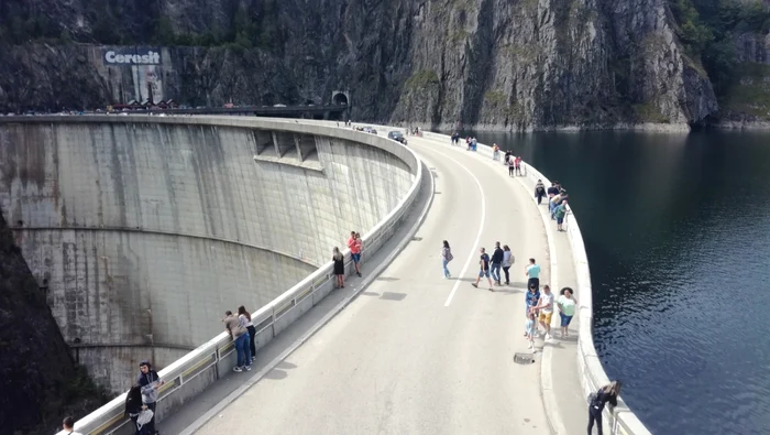 Lacul Vidraru, golit complet pentru prima dată de la inaugurarea sa în 1966. Care este motivul