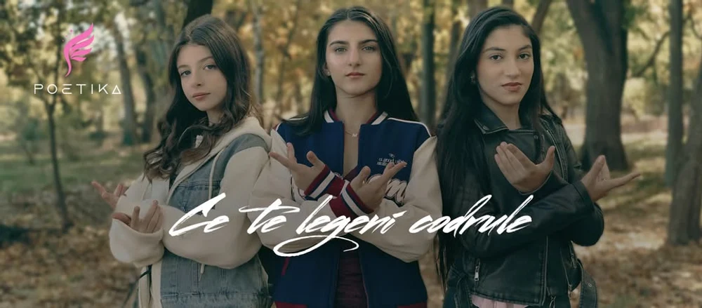 O reinterpretare pop-electronică a poeziei lui Eminescu „Ce te legeni, codrule”, lansată de o trupă de fete: „Se ascultă în căști, pe drum, în ploaie”