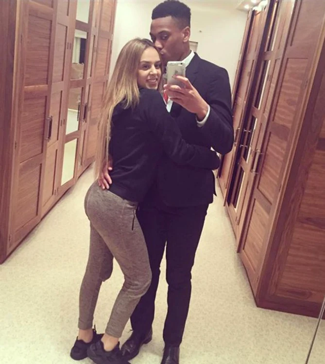 Anthony şi Samantha au pus capăt unei relaţii de 3 ani