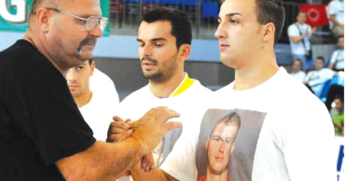 Naţionala României a învins pentru Marian Cozma