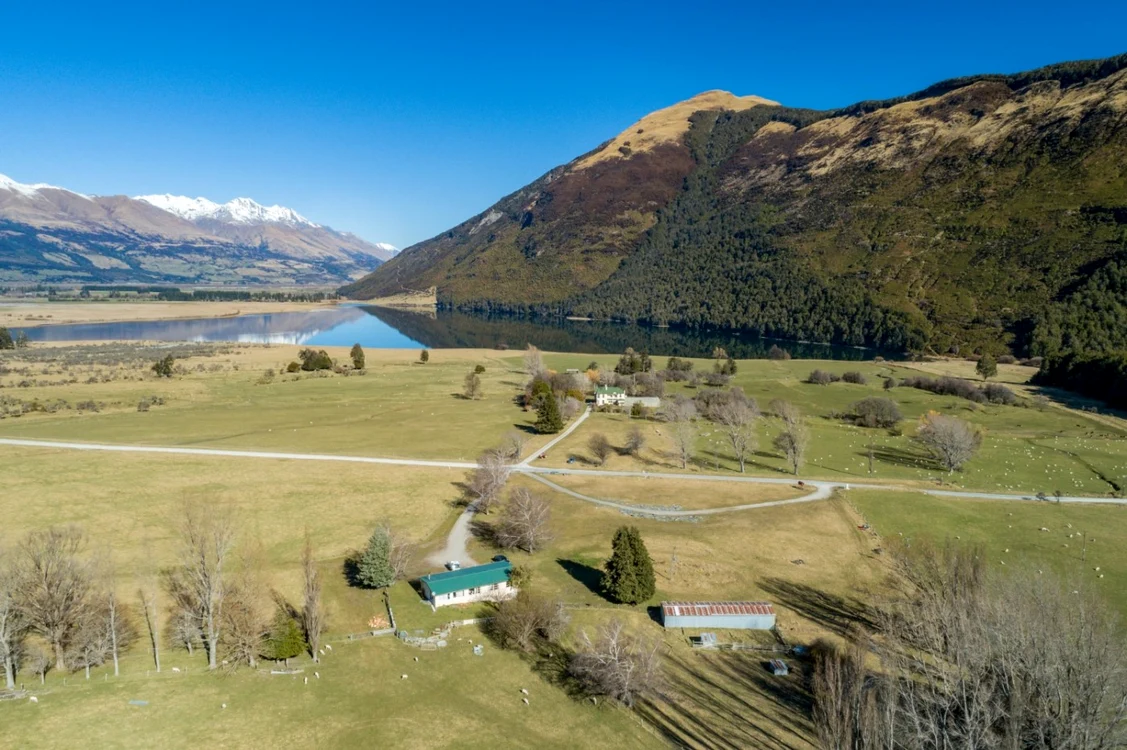 Ferma de 260 hectare a fost vândută cu 15 milioane de euro. FOTO: rwqueenstown.co.nz