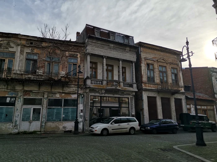 Clădirile din centrul vechi al Slatinei sunt într-o stare deplorabilă FOTO: Alina Mitran