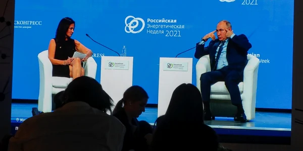 Putin a fost scos din sărite de o moderatoare a canalului CNBC FOTO EPA-EFE