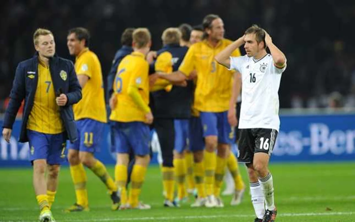 Nemţilor nu le vine să creadă că au ratat victoria în faţa Suediei, deşi au condus cu 4-0 FOTO www.goal.com