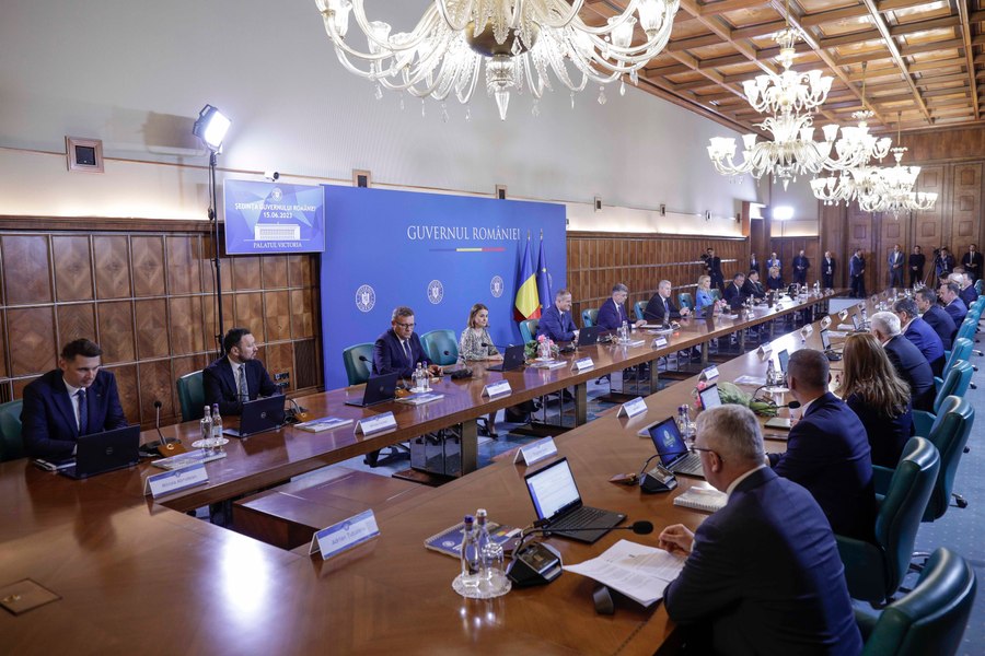 Austeritatea bugetară. Guvernul a desființat 177 de posturi de la MIPE. Doi secretari de stat și un subsecretar pleacă acasă