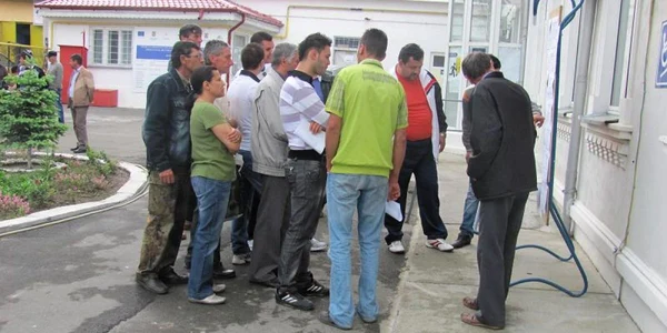 Tinerii, şanse minime de angajare