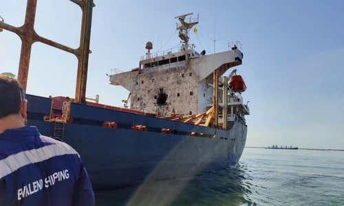 Nava lovită într-un atac cu dronă lângă Odesa. FOTO: Observator News