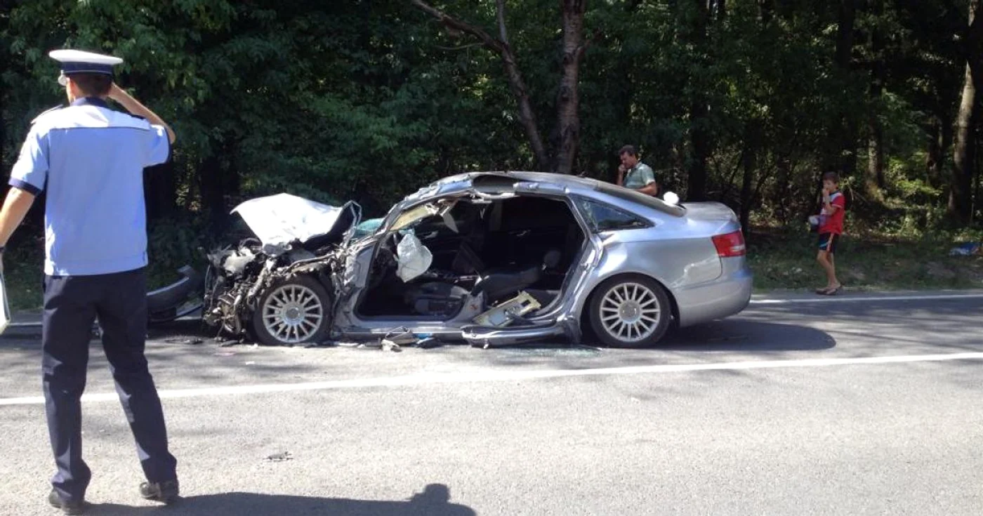 Ambii conducători auto au fugit de poliţişti după ce au provocat accidentele. Foto arhiva Adevarul