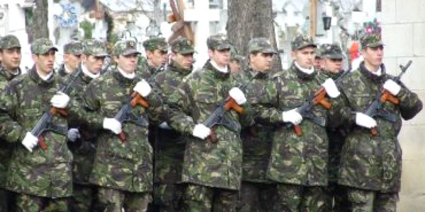 Cele 170 de locuri din şcolile militare sunt destinate exclusiv bărbaţilor