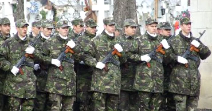 Cele 170 de locuri din şcolile militare sunt destinate exclusiv bărbaţilor