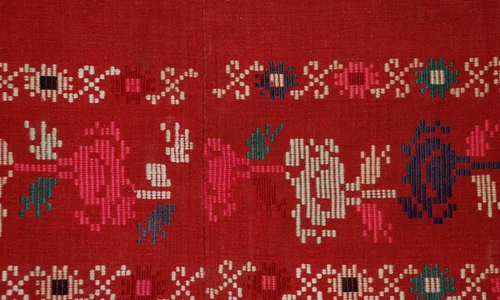 Exponatul lunii la MMB: Frumoasa cămaşă de borangic femeiască jpeg