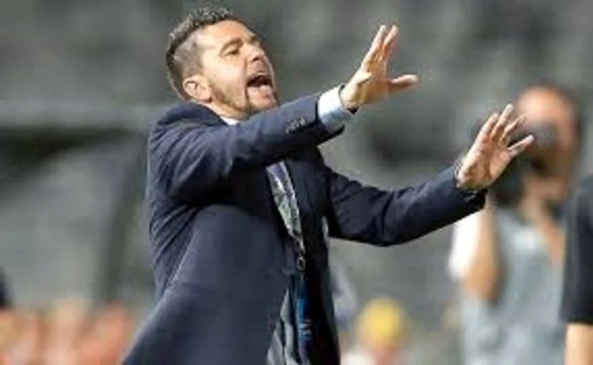 
    Cosmin Contra  